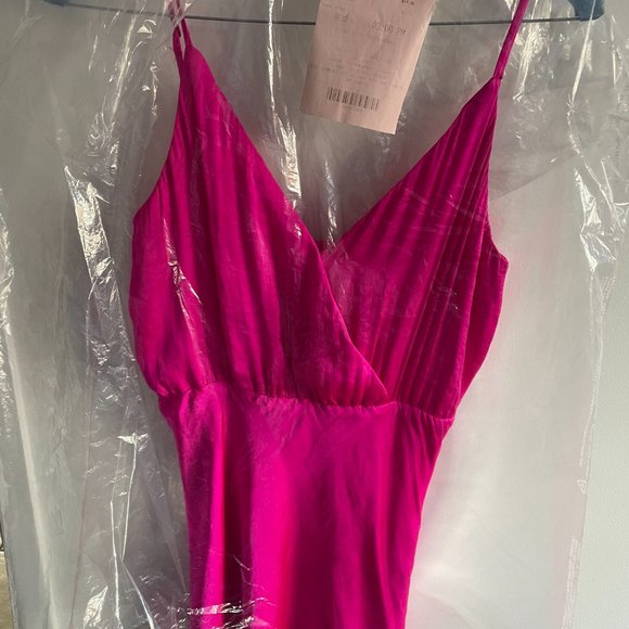 Bardot Reagan Midi Dress in shock pink | Size 8 | Mint Condition | Dry C… - Picture 7 of 8
